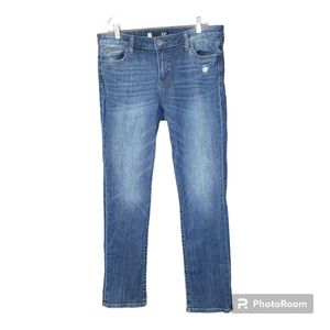 Kut From The Kloth Catherine Boyfriend medium wash mid rise jean.